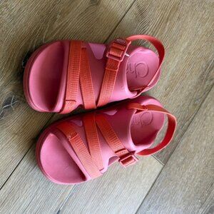 Chacos Chillos Kids Sport Sandals in Pink and Red Size 3Y